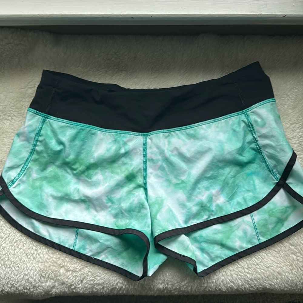 Lululemon Speed short, euc, size 6